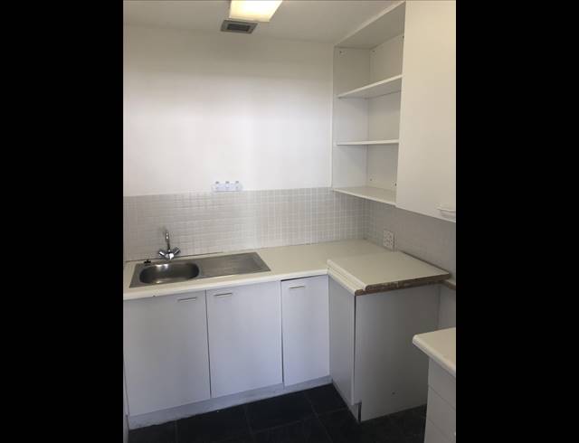 133M² OFFICE TO LET IN SEA POINT